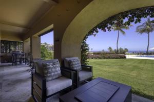 Beautiful Beachfront Condo With Spectacular Views