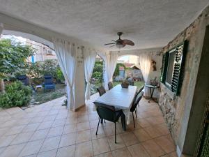 Stone House with garden Laganini