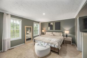 Private Retreat by the Ecusta Trail and Downtown