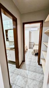 1 Bedroom Apartment with Box Beira Mar!