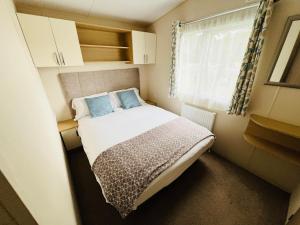 3 Bedroom Caravan FH24, Fairway, Sandown, Isle of Wight