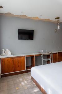 Flor de Mayo Hotel & Restaurant