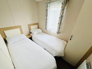 3 Bedroom Caravan FH24, Fairway, Sandown, Isle of Wight