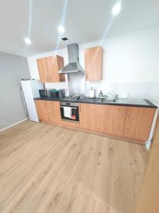 New 2 Bedroom Flat close to City Center Camp Street