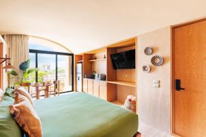 Studios with Plunge Pool near the Beach