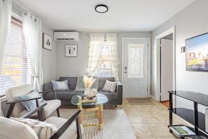 Grande maison moderne 4 chambres - Spa Jaccuzi, Jardin & Parking gratuit - Idéale Familles et groupes