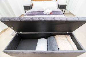 Studio Completo com Cama Auxiliar e Vaga - EIX0808