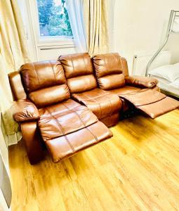 Extra king size room spacious