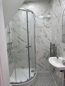 4 bed house near Watford Junction Station