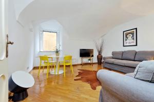 Clementina Charme - My Extra Home