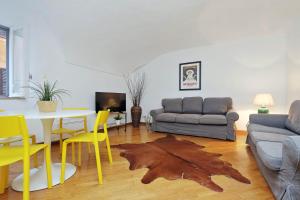 Clementina Charme - My Extra Home