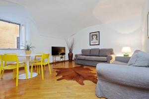 Clementina Charme - My Extra Home