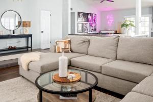 3Bedroom 2Bath - Saltwater Pool, Hot Tub, & Pool Table