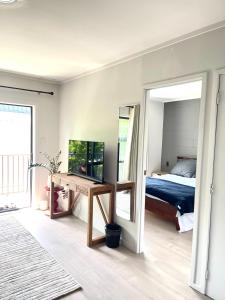 Sunny Tidy Corner in Ellerslie