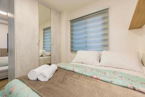 Studio Completo em Condomínio com Piscina IBI0710