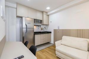 Studio Completo em Condomínio com Piscina IBI0710