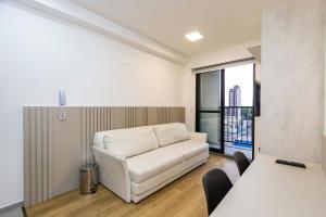 Studio Completo em Condomínio com Piscina IBI0710