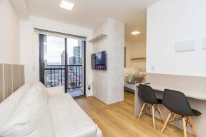 Studio Completo em Condomínio com Piscina IBI0710