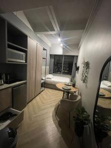 One thibault Hotel - Lion Head View