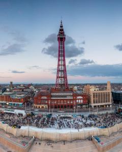 Reads Avenue - Luxury Ground Floor Studio - Next Door to H&A Social Club