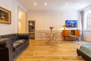 Crispi 30 Stylish Apartment