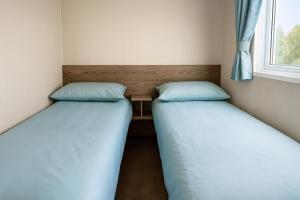 Marton Mere Holiday Village - Holiday Accommodation 18682