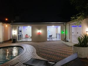 Los Angeles Lakefield guesthouse