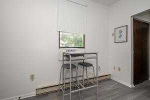 Northside Suite 2 - Cozy Escape