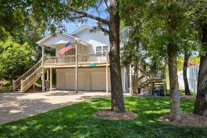 Whaley Good Livin by Emerald Isle Realty