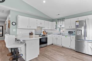 Whaley Good Livin by Emerald Isle Realty