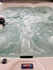 Casa Olmo with Jacuzzi, King Beds, AC, and TVs near Wineries