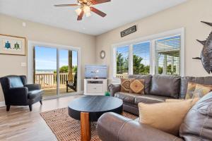 Loving Life West by Emerald Isle Realty