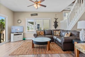 Loving Life West by Emerald Isle Realty