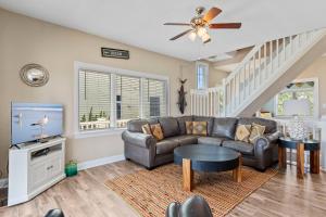 Loving Life West by Emerald Isle Realty