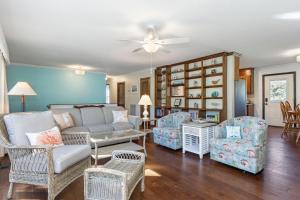 Joeys Place by Emerald Isle Realty