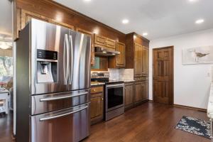 Joeys Place by Emerald Isle Realty