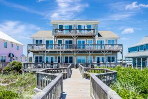 Didjeridu West by Emerald Isle Realty