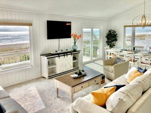 Carolina Clipper West by Emerald Isle Realty