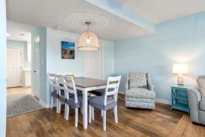 Pine Knoll Townes 126 by Emerald Isle Realty