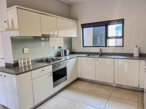 Aurora Executive Stay In Waterfall City