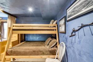 Ski-InandSki-Out Condo with Patio in Steamboat Springs