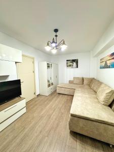 Cozy 2 Bedrooms Apt with Balcony - Near Hospitals