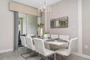 4817CO Townhouse 4 Beds & 3 Baths with Private Pool
