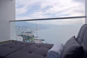 Comfortable 1-Bedroom Beachfront with Great Views