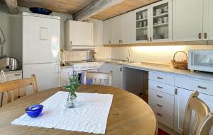 Beautiful Home In Askersund