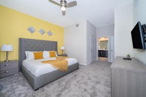 1147CR CHAMPIONS GATE,CONDO + GAME ROOM