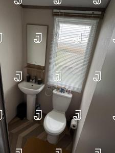 Casa Mariposa Lovely 3 bedroom caravan at Seal Bay Resort Selsey