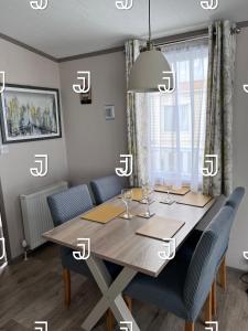 Casa Mariposa Lovely 3 bedroom caravan at Seal Bay Resort Selsey