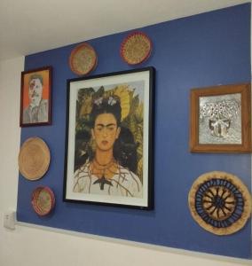 Mexican Vista a parque con balcones corazón CDMX