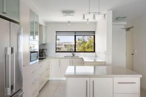 Commodore 6 - 80 Noosa Parade Noosa Heads